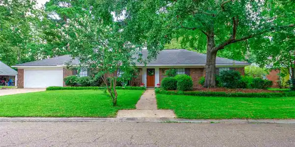 144 WESTLAKE DR