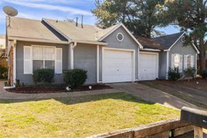 806 HARBOR BEND DR