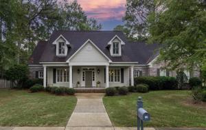119 LAKE FOREST DR
