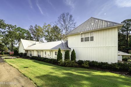 104 Pine Cove Lane