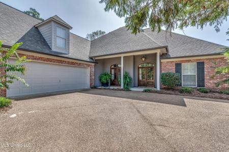 107 Fox Hollow Bend