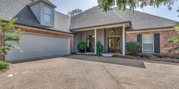 107 Fox Hollow Bend
