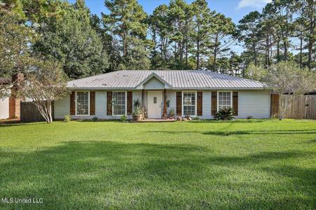 101 Summit Dr