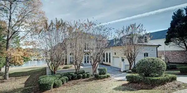139 Overlook Pointe Drive