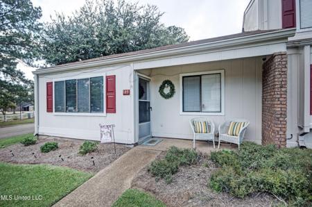 189 Lakebend Circle