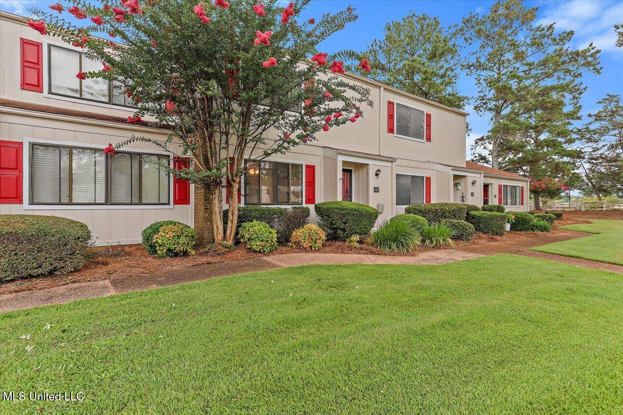 Image 4: 03-167 Lakebend Cir