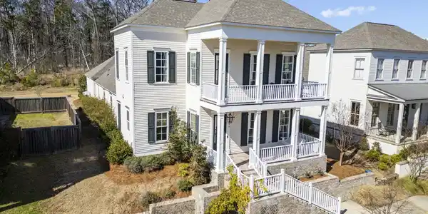 154 N Natchez Drive