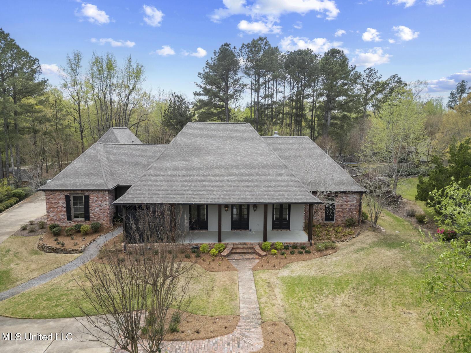 Image 4: 128 Summerlake drone-2