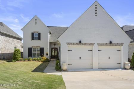 125 Bridgewater Loop