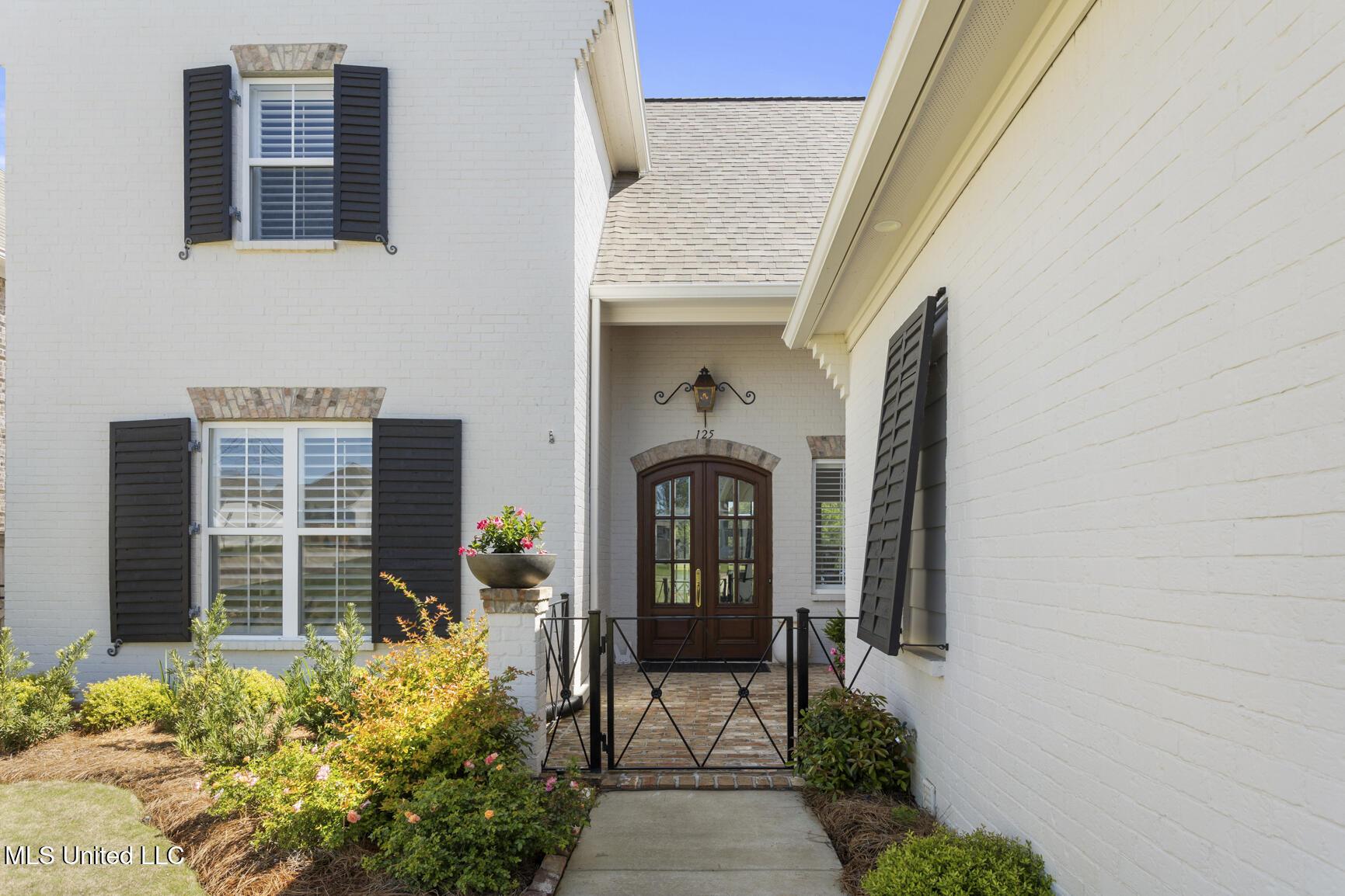 Image 3: 125 Bridgewater Loop-3