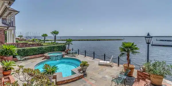118 SUMMERS BAY