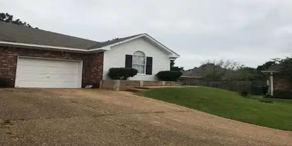 208 KINGS RIDGE CV