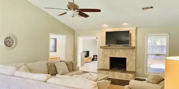 110 REDBUD TRL