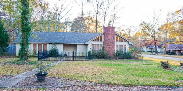 101 CAMELIA WAY
