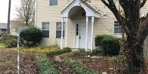 833 HARBOR BEND DR