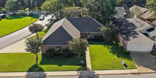 224 BRENHAVEN BLVD