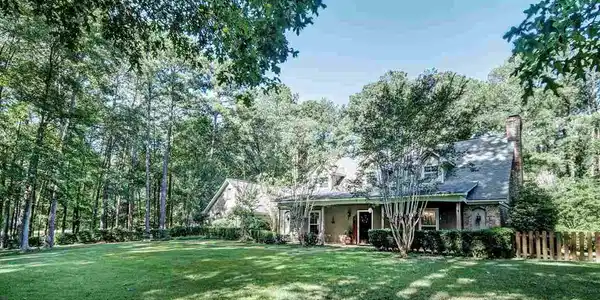 1005 SCENIC DR