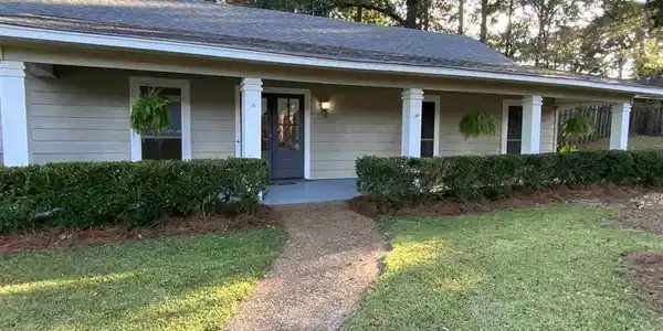 309 LAKESIDE DR