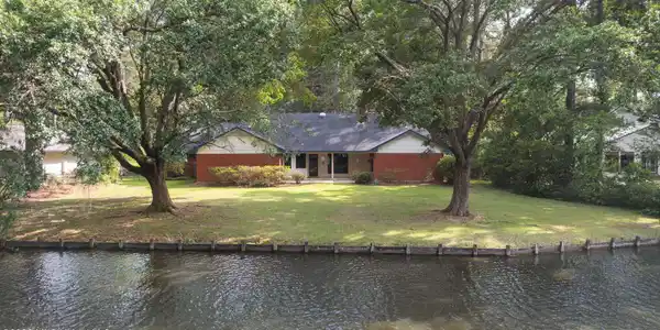 312 Glen Cove Road