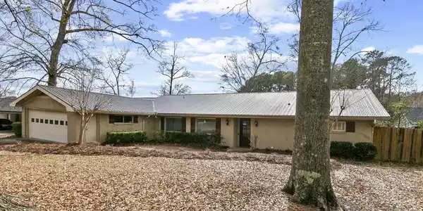 100 Pebble Lane