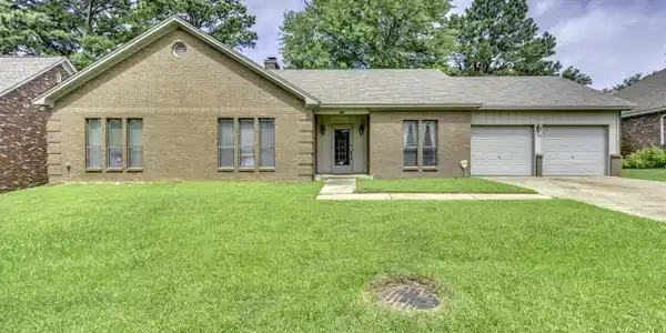 510 Bay Pointe Circle