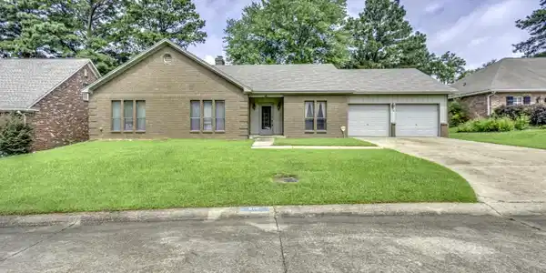 Image 2: 510 Bay Point Cir--70