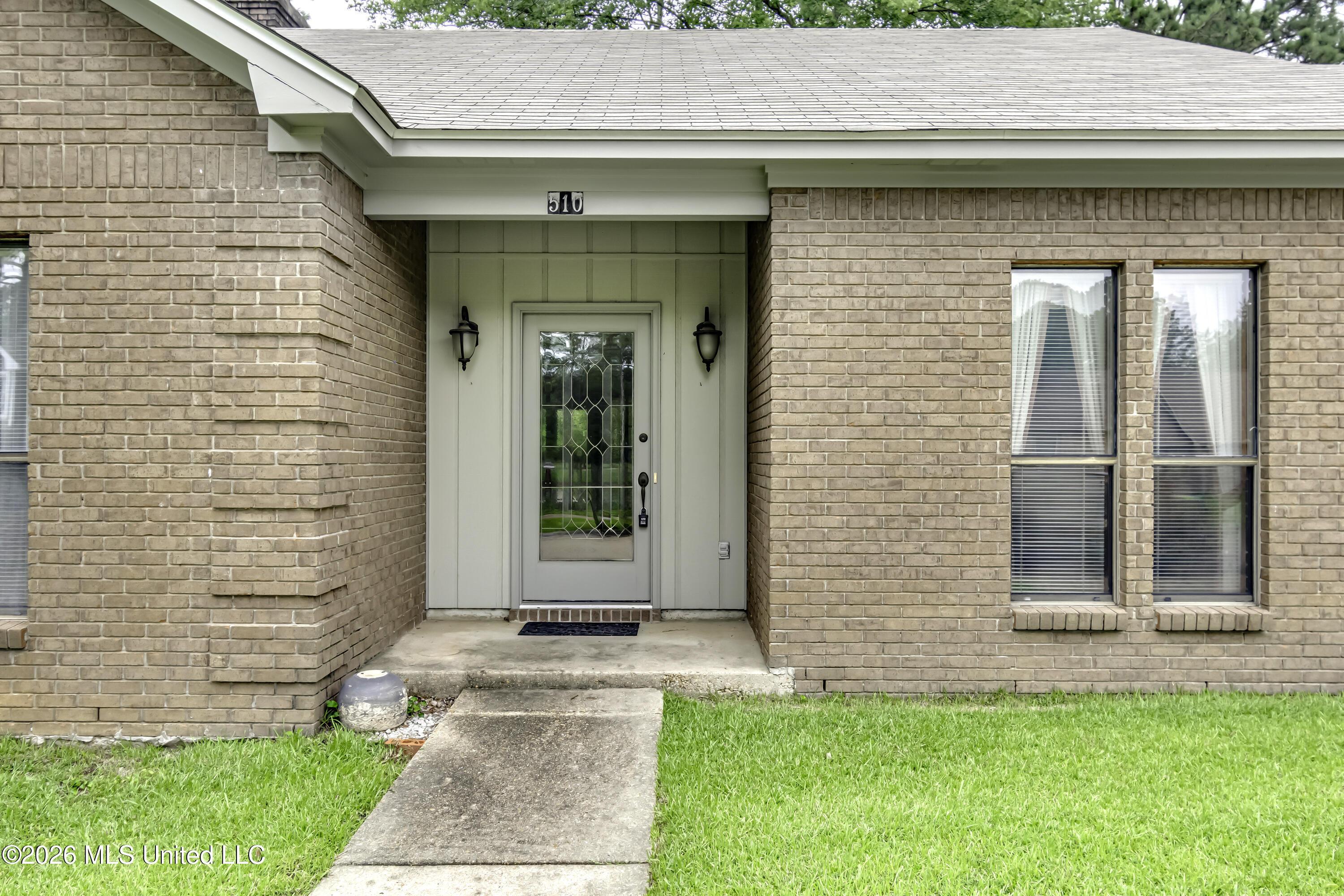 Image 3: 510 Bay Point Cir-
