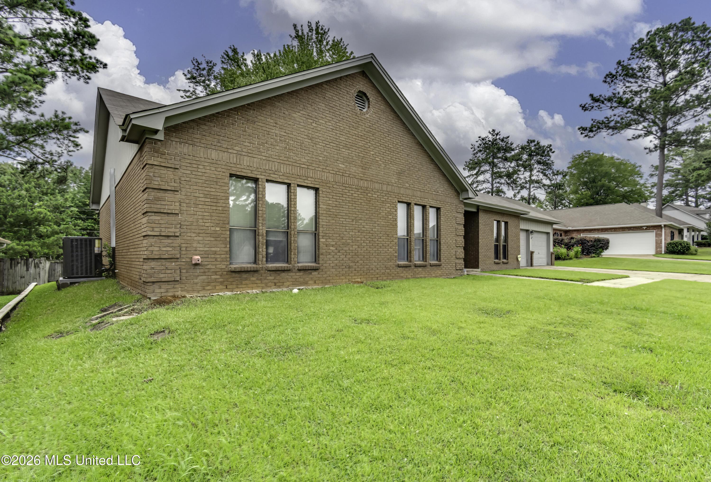 Image 4: 510 Bay Point Cir--7