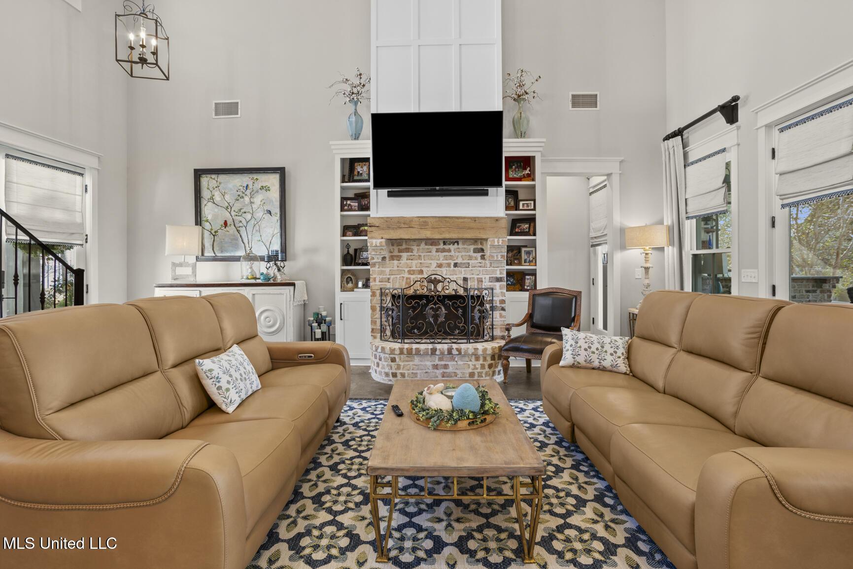 Image 4: 102 Northshore Pte-7