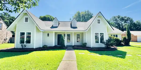 124 Westlake Drive