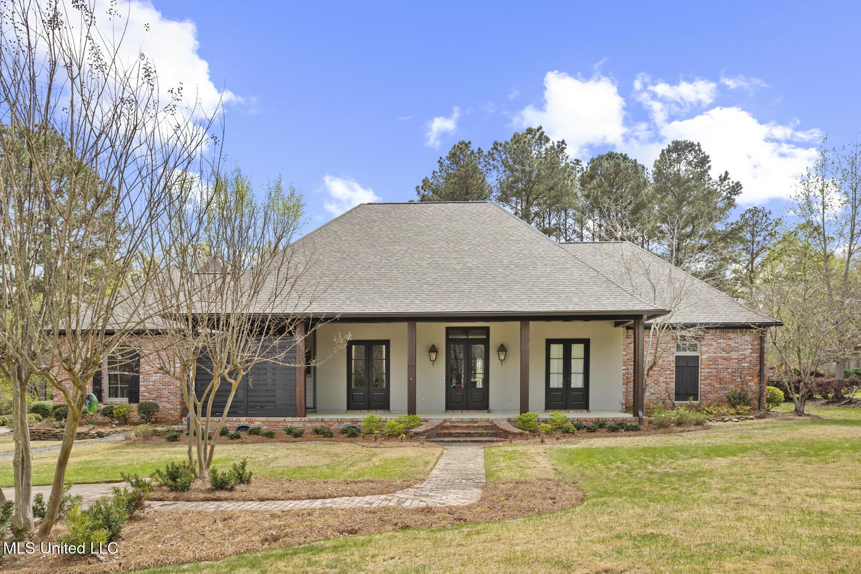 Image 1: 128 Summerlake-1