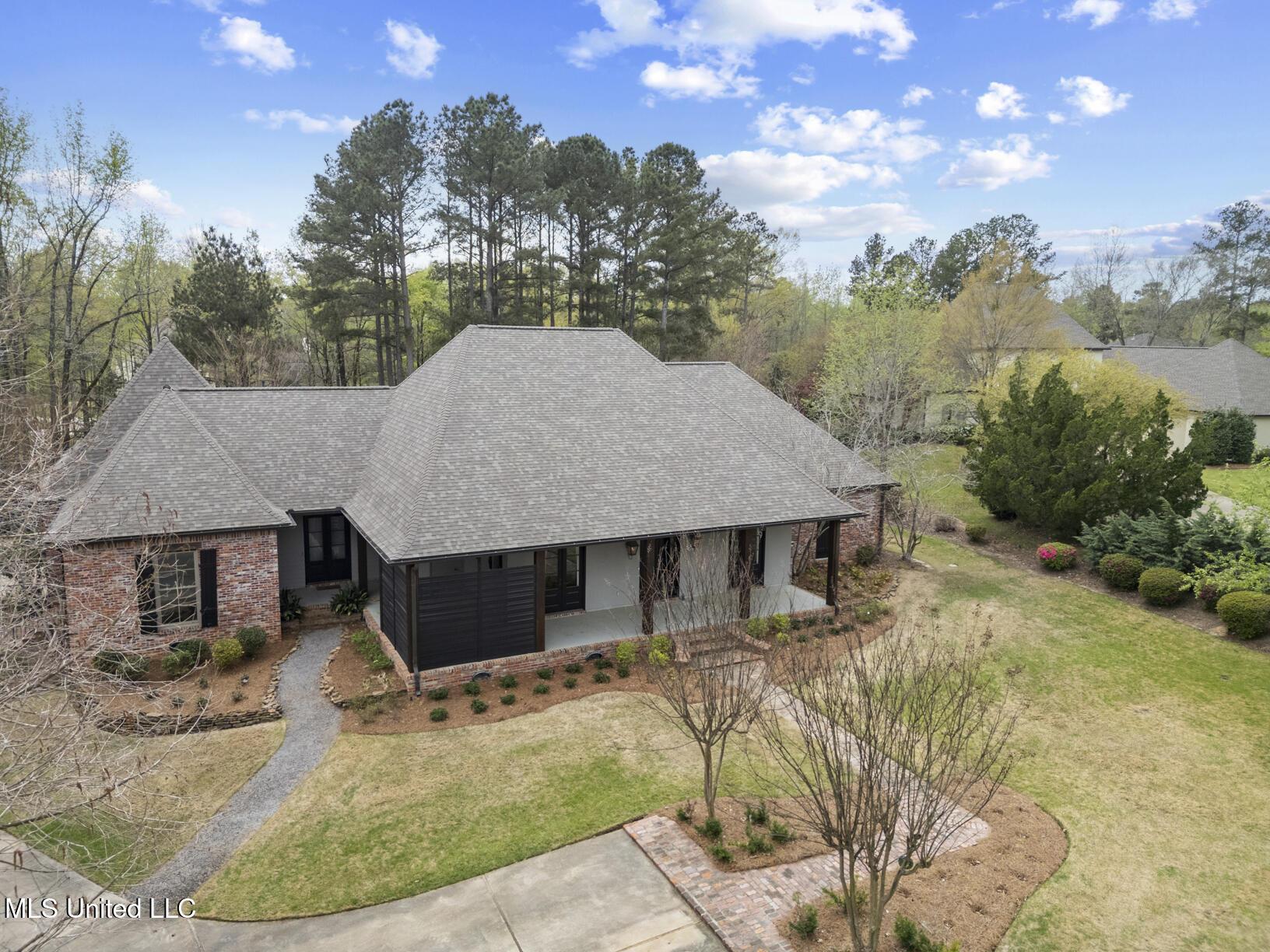 Image 3: 128 Summerlake drone-1