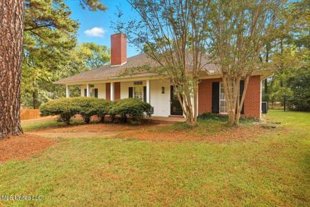 25 Moss Woods Cove