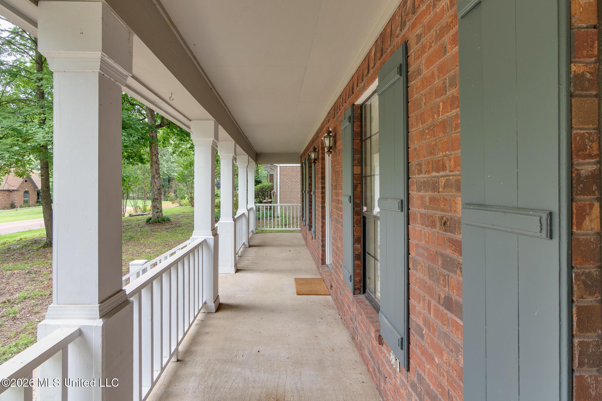 Image 2: 4040 Windermere Drive-5