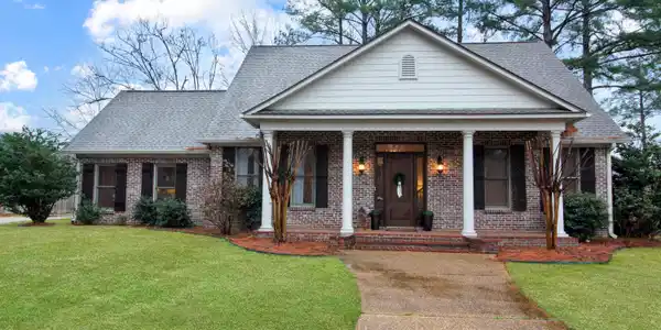512 Eastlake Forest Drive