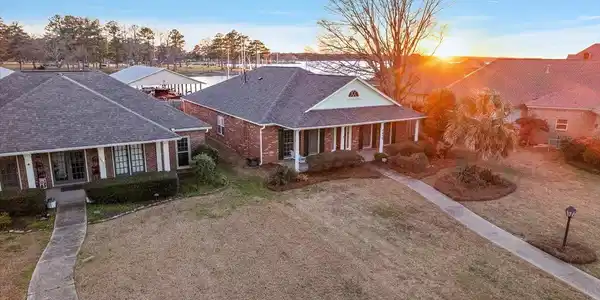 1415 Windrose Drive