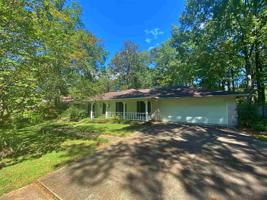 312 SWALLOW DR