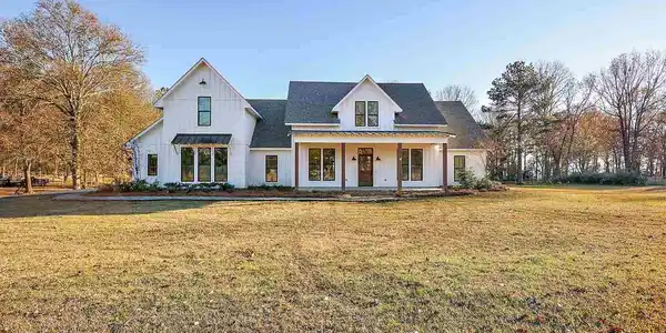 493 TWELVE OAKS TRACE