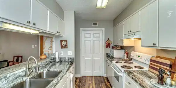 550 POST RD