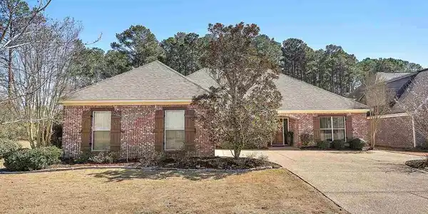 132 VINEYARD BLVD