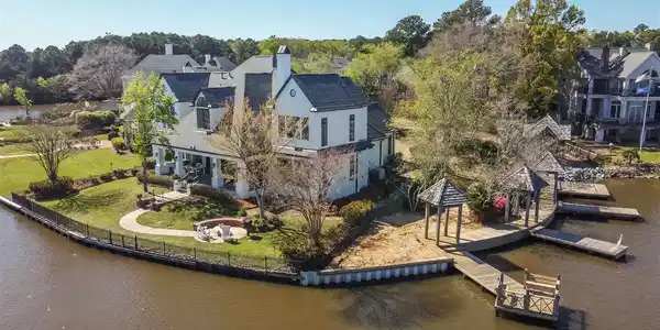 109 OVERLOOK PL