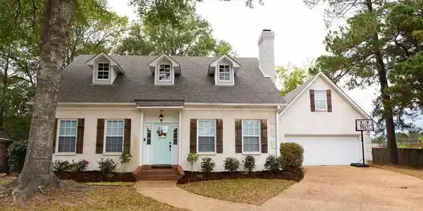 540 BAY POINTE CIR