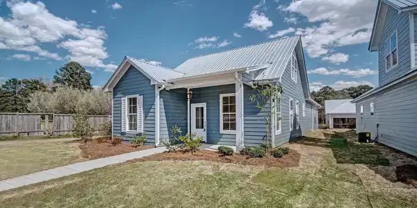 312 Hamilton Court