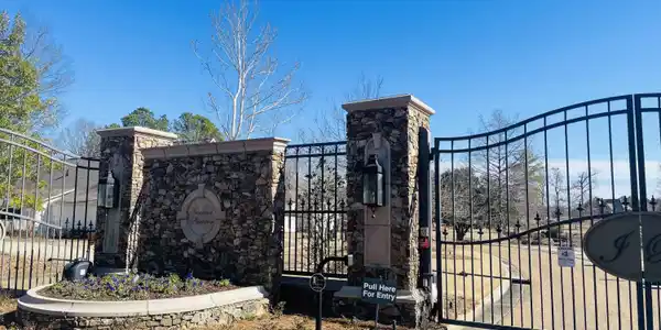 229 Ironwood Plantation Boulevard
