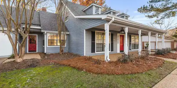 221 Greenfield Place