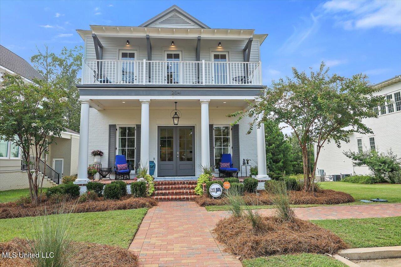 Image 2: 204 N Natchez Dr
