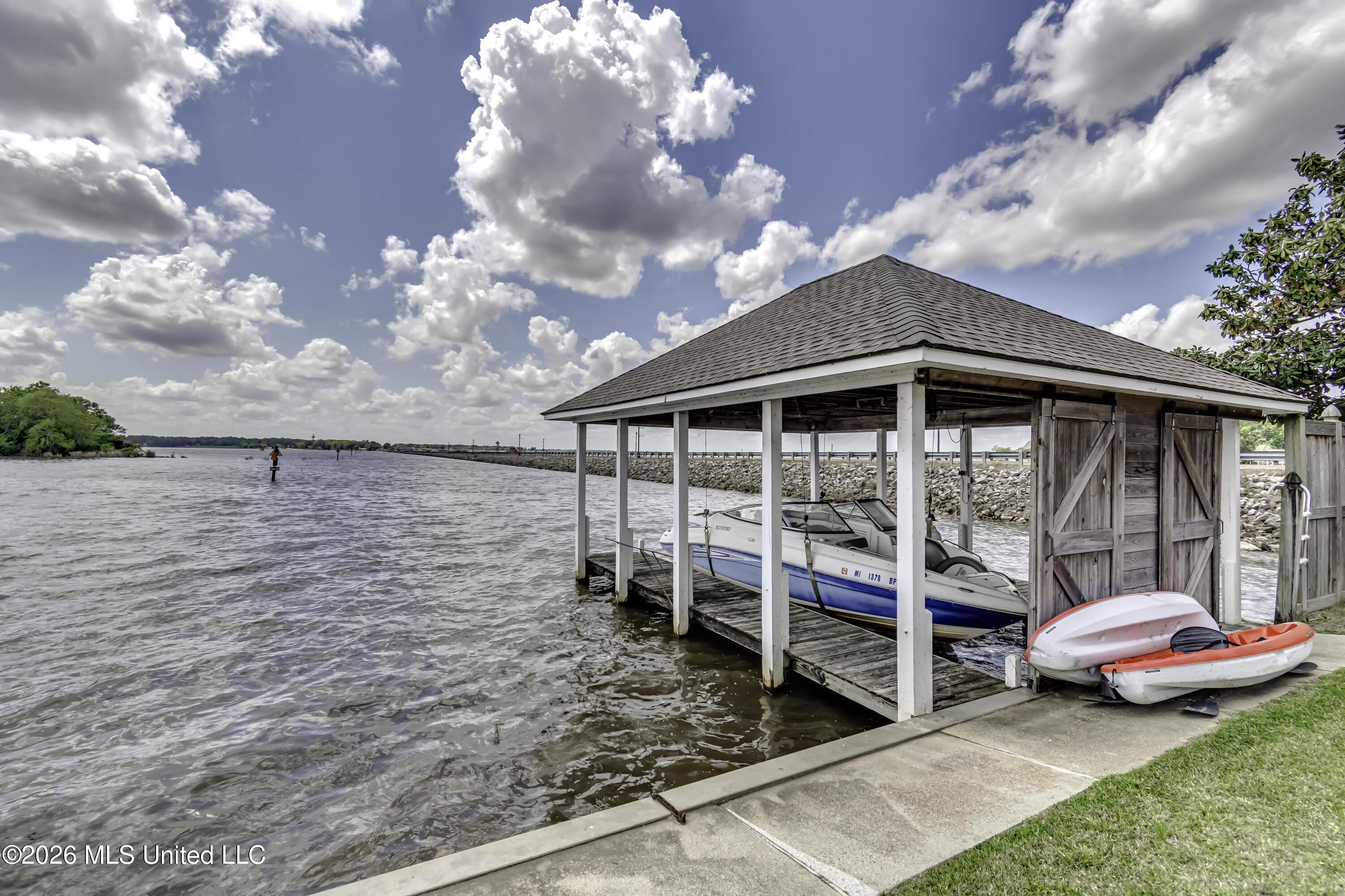 Image 4: 1111 Bay Vista--20