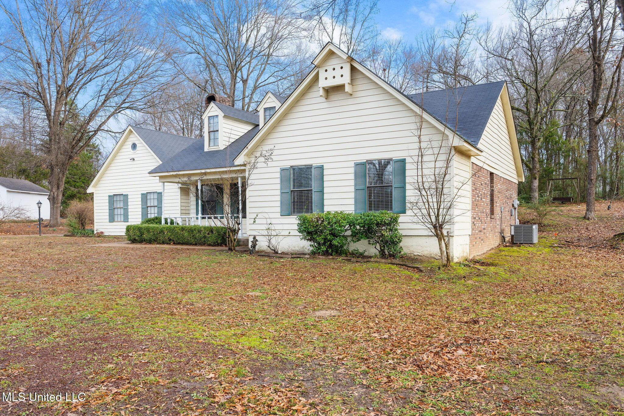 Image 3: 3-web-or-mls-2774 Itasca Dr-02