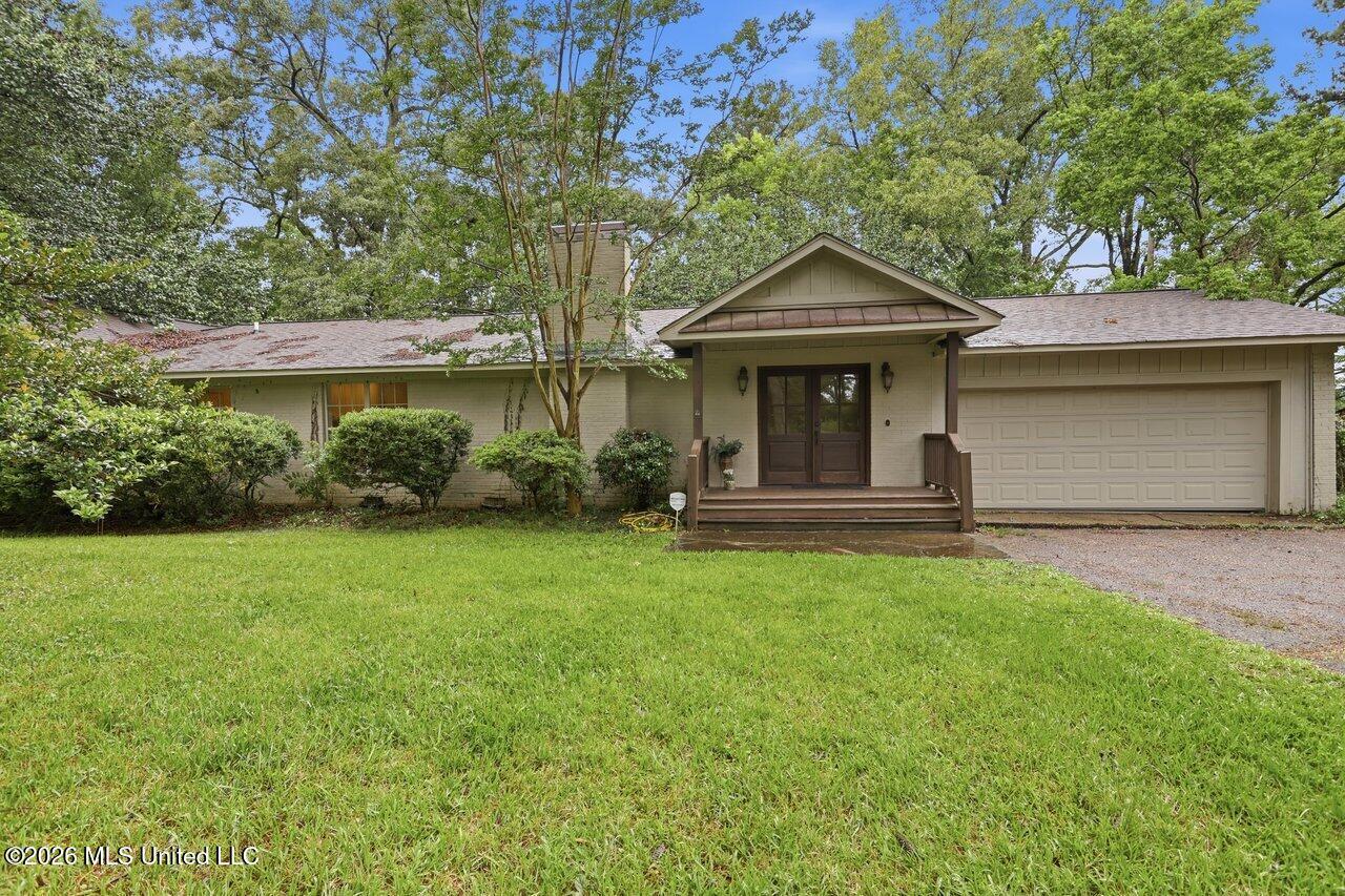Image 2: 137 Lakeview Dr Hometoursms.com