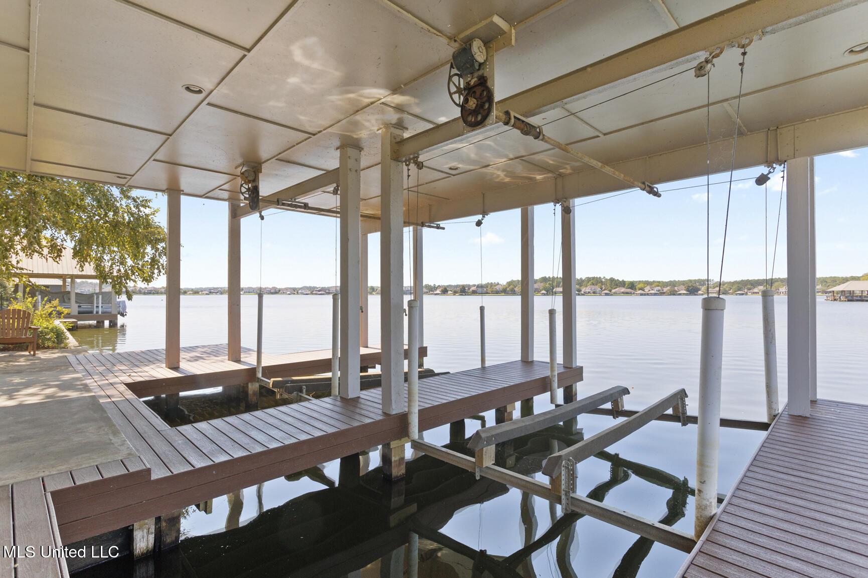 Image 4: 2 Boatslips